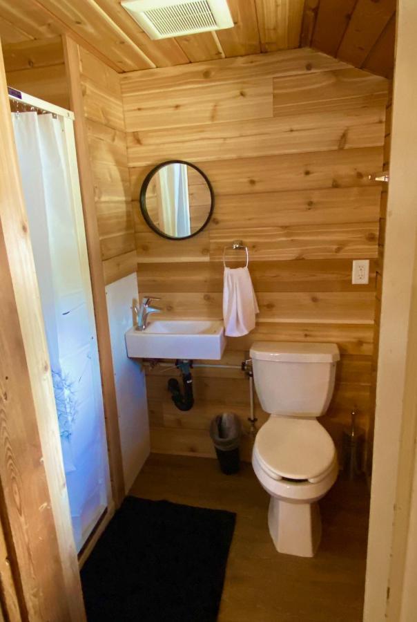 Chute Lake Lodge Naramata Extérieur photo